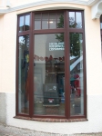 Festverglastes Schaufenster, Oberlicht mit Wiener Sprossen